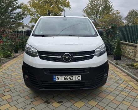 Білий Опель Віваро, об'ємом двигуна 2 л та пробігом 320 тис. км за 16300 $, фото 2 на Automoto.ua