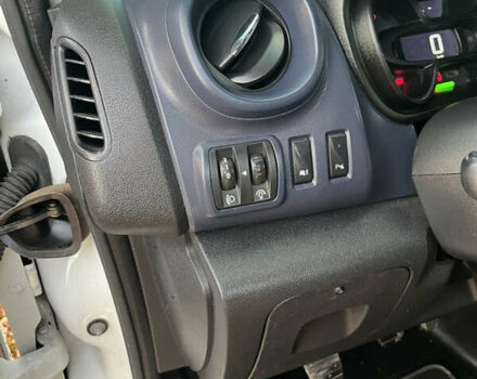 Білий Опель Віваро, об'ємом двигуна 1.6 л та пробігом 186 тис. км за 20800 $, фото 13 на Automoto.ua