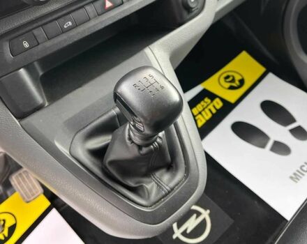 Білий Опель Віваро, об'ємом двигуна 2 л та пробігом 158 тис. км за 17600 $, фото 13 на Automoto.ua