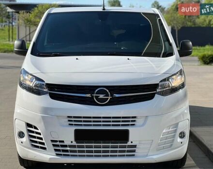 Белый Опель Виваро, объемом двигателя 2 л и пробегом 240 тыс. км за 21699 $, фото 4 на Automoto.ua