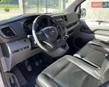 Белый Опель Виваро, объемом двигателя 2 л и пробегом 240 тыс. км за 21699 $, фото 14 на Automoto.ua