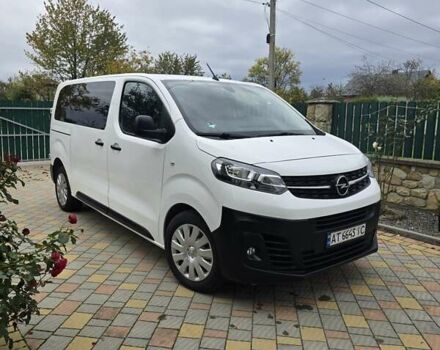 Білий Опель Віваро, об'ємом двигуна 2 л та пробігом 320 тис. км за 16300 $, фото 1 на Automoto.ua