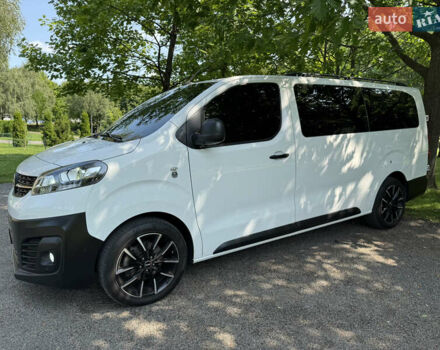 Белый Опель Виваро, объемом двигателя 2 л и пробегом 130 тыс. км за 28700 $, фото 2 на Automoto.ua