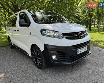 Белый Опель Виваро, объемом двигателя 2 л и пробегом 130 тыс. км за 28700 $, фото 10 на Automoto.ua