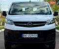 Белый Опель Виваро, объемом двигателя 2 л и пробегом 170 тыс. км за 17400 $, фото 1 на Automoto.ua
