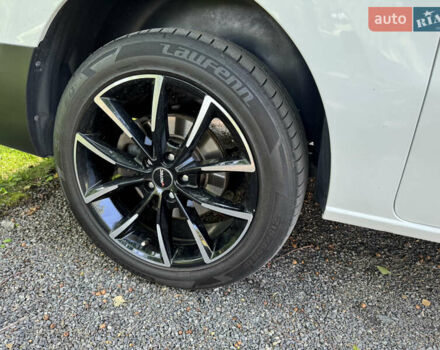 Белый Опель Виваро, объемом двигателя 2 л и пробегом 130 тыс. км за 28700 $, фото 12 на Automoto.ua