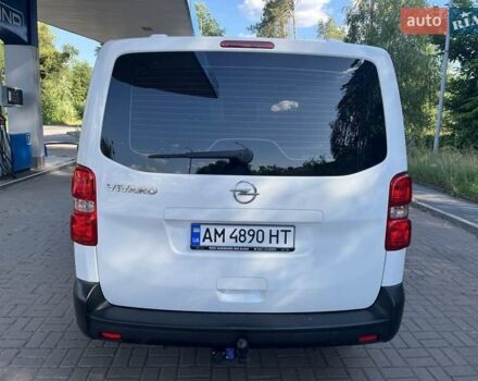 Белый Опель Виваро, объемом двигателя 2 л и пробегом 153 тыс. км за 25300 $, фото 4 на Automoto.ua