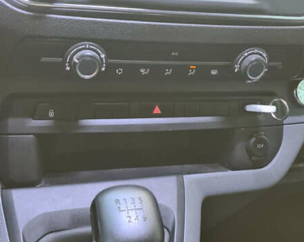 Білий Опель Віваро, об'ємом двигуна 2 л та пробігом 130 тис. км за 22500 $, фото 8 на Automoto.ua