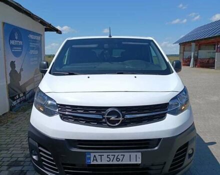 Білий Опель Віваро, об'ємом двигуна 2 л та пробігом 153 тис. км за 26500 $, фото 1 на Automoto.ua