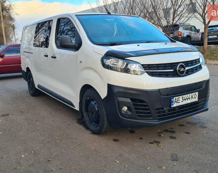 Білий Опель Віваро, об'ємом двигуна 2 л та пробігом 130 тис. км за 22500 $, фото 18 на Automoto.ua