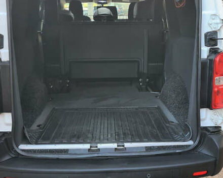 Білий Опель Віваро, об'ємом двигуна 2 л та пробігом 130 тис. км за 22500 $, фото 16 на Automoto.ua