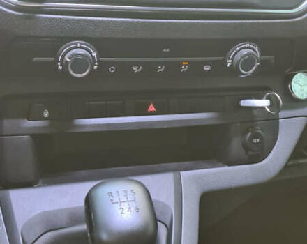 Білий Опель Віваро, об'ємом двигуна 2 л та пробігом 130 тис. км за 22500 $, фото 12 на Automoto.ua