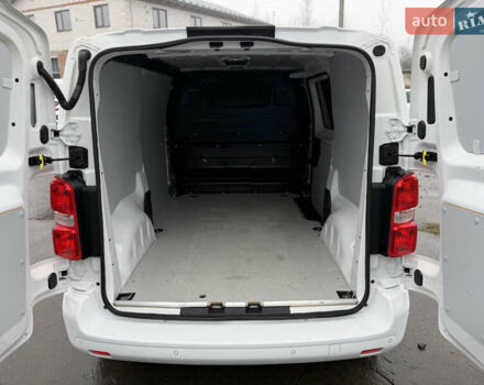 Белый Опель Виваро, объемом двигателя 1.5 л и пробегом 159 тыс. км за 19300 $, фото 25 на Automoto.ua