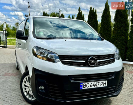 Белый Опель Виваро, объемом двигателя 2 л и пробегом 74 тыс. км за 24999 $, фото 1 на Automoto.ua