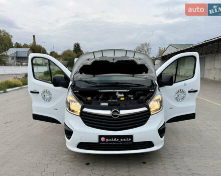 Белый Опель Виваро, объемом двигателя 1.6 л и пробегом 237 тыс. км за 17900 $, фото 10 на Automoto.ua
