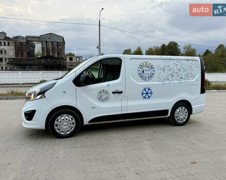 Белый Опель Виваро, объемом двигателя 1.6 л и пробегом 237 тыс. км за 17900 $, фото 1 на Automoto.ua