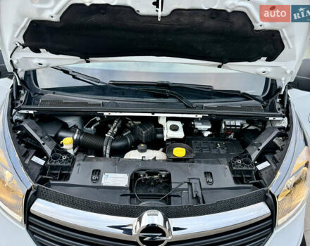 Белый Опель Виваро, объемом двигателя 1.6 л и пробегом 237 тыс. км за 17900 $, фото 18 на Automoto.ua