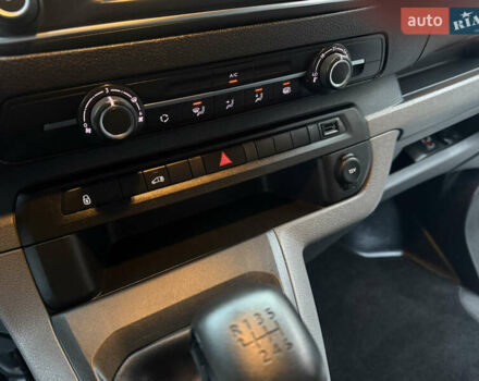 Білий Опель Віваро, об'ємом двигуна 2 л та пробігом 170 тис. км за 24900 $, фото 24 на Automoto.ua