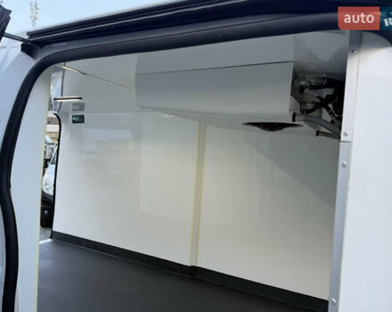 Білий Опель Віваро, об'ємом двигуна 2 л та пробігом 170 тис. км за 24900 $, фото 44 на Automoto.ua