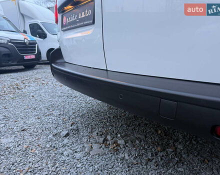 Білий Опель Віваро, об'ємом двигуна 2 л та пробігом 170 тис. км за 24900 $, фото 33 на Automoto.ua