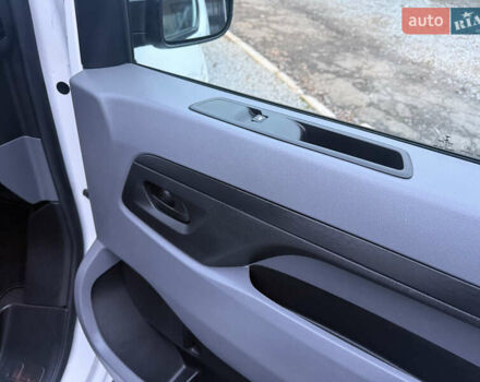 Білий Опель Віваро, об'ємом двигуна 2 л та пробігом 170 тис. км за 24900 $, фото 27 на Automoto.ua