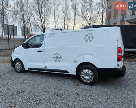 Білий Опель Віваро, об'ємом двигуна 2 л та пробігом 170 тис. км за 24900 $, фото 3 на Automoto.ua