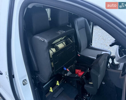 Білий Опель Віваро, об'ємом двигуна 2 л та пробігом 170 тис. км за 24900 $, фото 31 на Automoto.ua