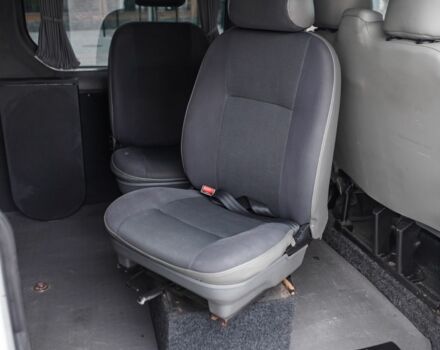 Белый Опель Виваро, объемом двигателя 1.8 л и пробегом 400 тыс. км за 7800 $, фото 15 на Automoto.ua