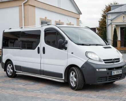 Белый Опель Виваро, объемом двигателя 1.8 л и пробегом 400 тыс. км за 7800 $, фото 2 на Automoto.ua