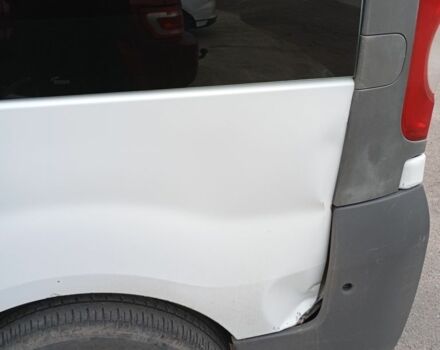 Белый Опель Виваро, объемом двигателя 2 л и пробегом 425 тыс. км за 7000 $, фото 5 на Automoto.ua