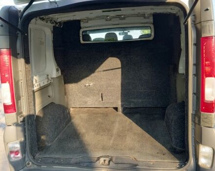 Білий Опель Віваро, об'ємом двигуна 2 л та пробігом 200 тис. км за 10000 $, фото 15 на Automoto.ua