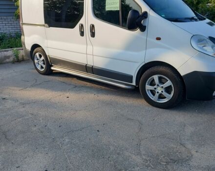 Білий Опель Віваро, об'ємом двигуна 2 л та пробігом 200 тис. км за 10000 $, фото 2 на Automoto.ua