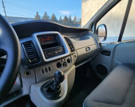 Білий Опель Віваро, об'ємом двигуна 2 л та пробігом 282 тис. км за 13700 $, фото 6 на Automoto.ua