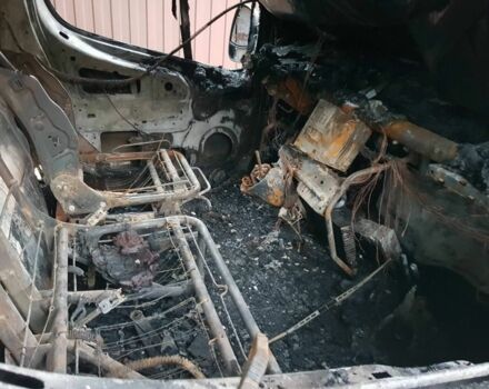 Белый Опель Виваро, объемом двигателя 2 л и пробегом 350 тыс. км за 2150 $, фото 3 на Automoto.ua