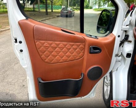 Белый Опель Виваро, объемом двигателя 1.9 л и пробегом 301 тыс. км за 6000 $, фото 8 на Automoto.ua
