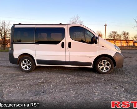 Белый Опель Виваро, объемом двигателя 25 л и пробегом 260 тыс. км за 7700 $, фото 4 на Automoto.ua