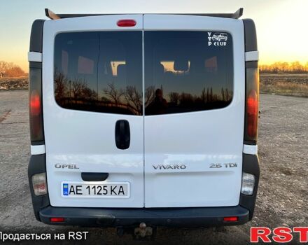 Белый Опель Виваро, объемом двигателя 25 л и пробегом 260 тыс. км за 7700 $, фото 6 на Automoto.ua