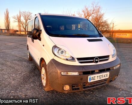 Белый Опель Виваро, объемом двигателя 25 л и пробегом 260 тыс. км за 7700 $, фото 2 на Automoto.ua
