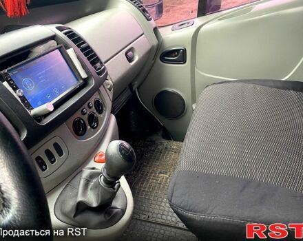 Белый Опель Виваро, объемом двигателя 1.9 л и пробегом 400 тыс. км за 6000 $, фото 3 на Automoto.ua