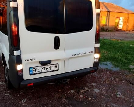 Белый Опель Виваро, объемом двигателя 19 л и пробегом 316 тыс. км за 7300 $, фото 2 на Automoto.ua