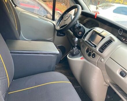 Білий Опель Віваро, об'ємом двигуна 2.5 л та пробігом 316 тис. км за 8300 $, фото 4 на Automoto.ua