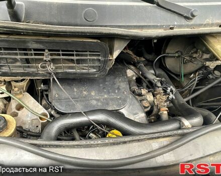 Белый Опель Виваро, объемом двигателя 1.9 л и пробегом 400 тыс. км за 6000 $, фото 1 на Automoto.ua