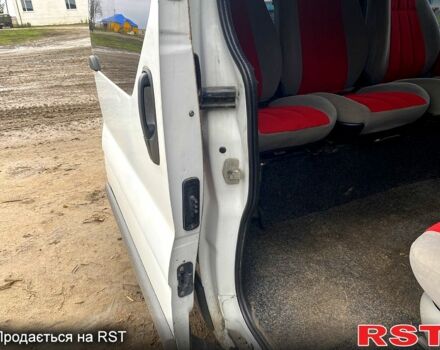 Белый Опель Виваро, объемом двигателя 1.9 л и пробегом 400 тыс. км за 6000 $, фото 11 на Automoto.ua