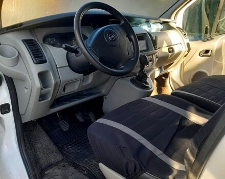 Білий Опель Віваро, об'ємом двигуна 1.9 л та пробігом 241 тис. км за 7000 $, фото 1 на Automoto.ua