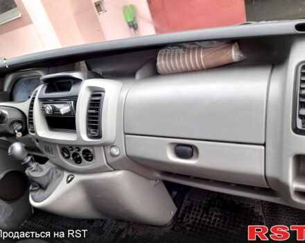 Белый Опель Виваро, объемом двигателя 1.9 л и пробегом 430 тыс. км за 7600 $, фото 5 на Automoto.ua