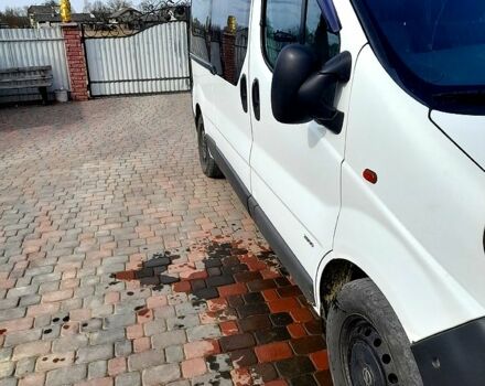 Белый Опель Виваро, объемом двигателя 1.9 л и пробегом 430 тыс. км за 7600 $, фото 3 на Automoto.ua