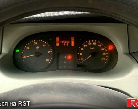 Белый Опель Виваро, объемом двигателя 1.9 л и пробегом 326 тыс. км за 5700 $, фото 5 на Automoto.ua