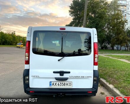 Белый Опель Виваро, объемом двигателя 2.5 л и пробегом 385 тыс. км за 9300 $, фото 3 на Automoto.ua
