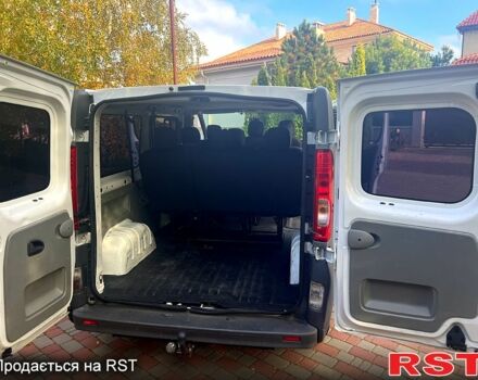 Белый Опель Виваро, объемом двигателя 2 л и пробегом 324 тыс. км за 10999 $, фото 4 на Automoto.ua