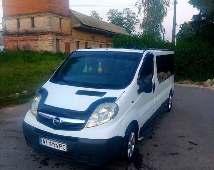 Білий Опель Віваро, об'ємом двигуна 2.5 л та пробігом 257 тис. км за 7500 $, фото 1 на Automoto.ua